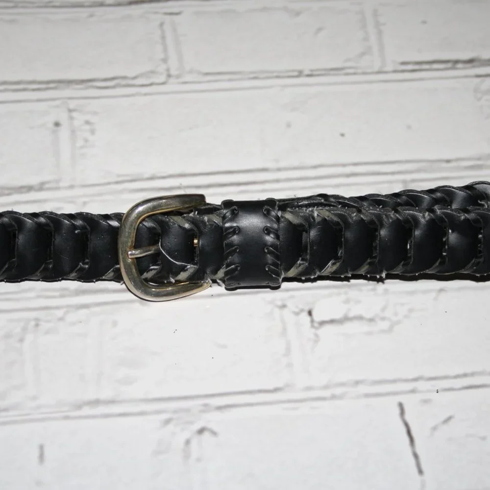 🖤🧷 Vintage Black Faux Leather Belt – Fits up to 35